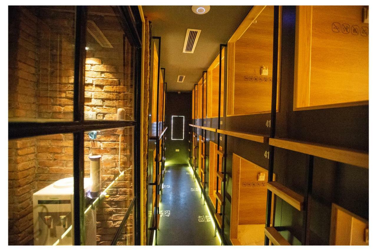 Khan Hoang Capsule Hotel (Adults Only) Hanoi Exterior photo